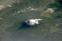 Mt_Fuji_NASA_ISS002-E-6971_large.jpg (2866657 bytes)